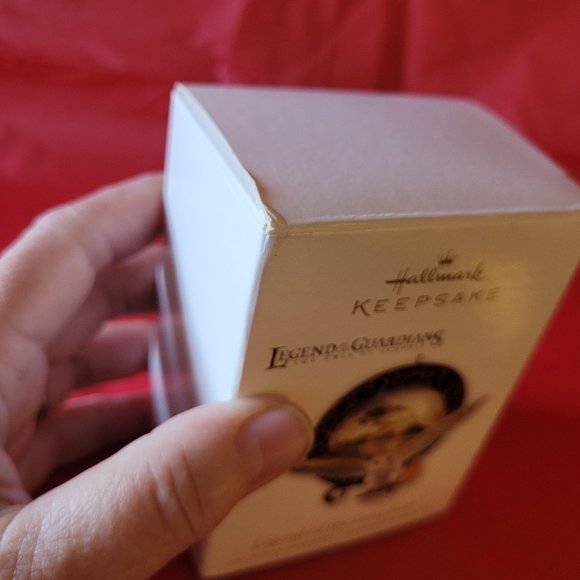 Hallmark 2010 Legends of the Guardians Ornament (303) - Picture 4 of 4